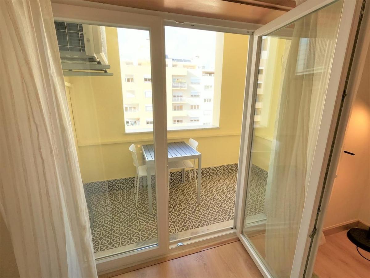 Carnaxide Modern T1 Apartment W Balcony In Carnaxide Oeiras Lisbon Exterior foto