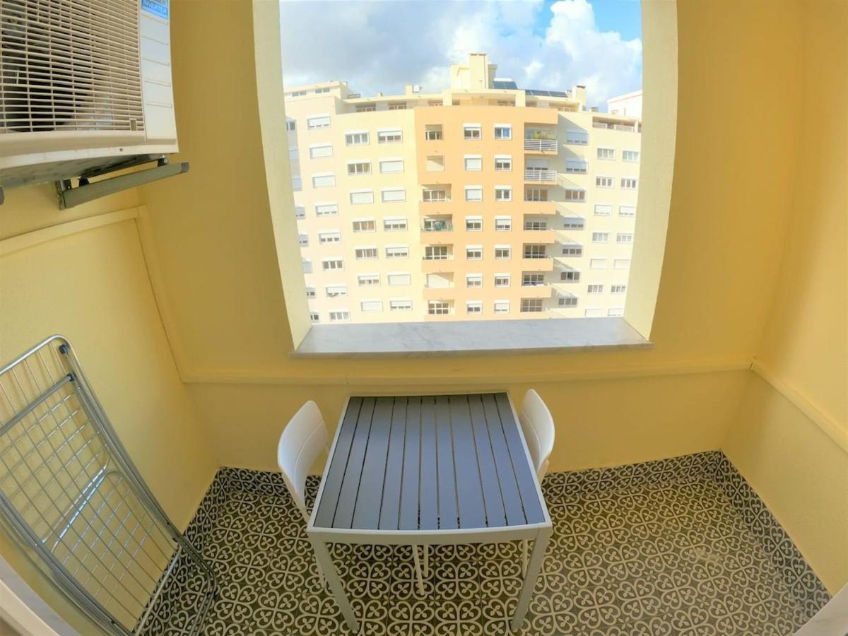 Carnaxide Modern T1 Apartment W Balcony In Carnaxide Oeiras Lisbon Exterior foto