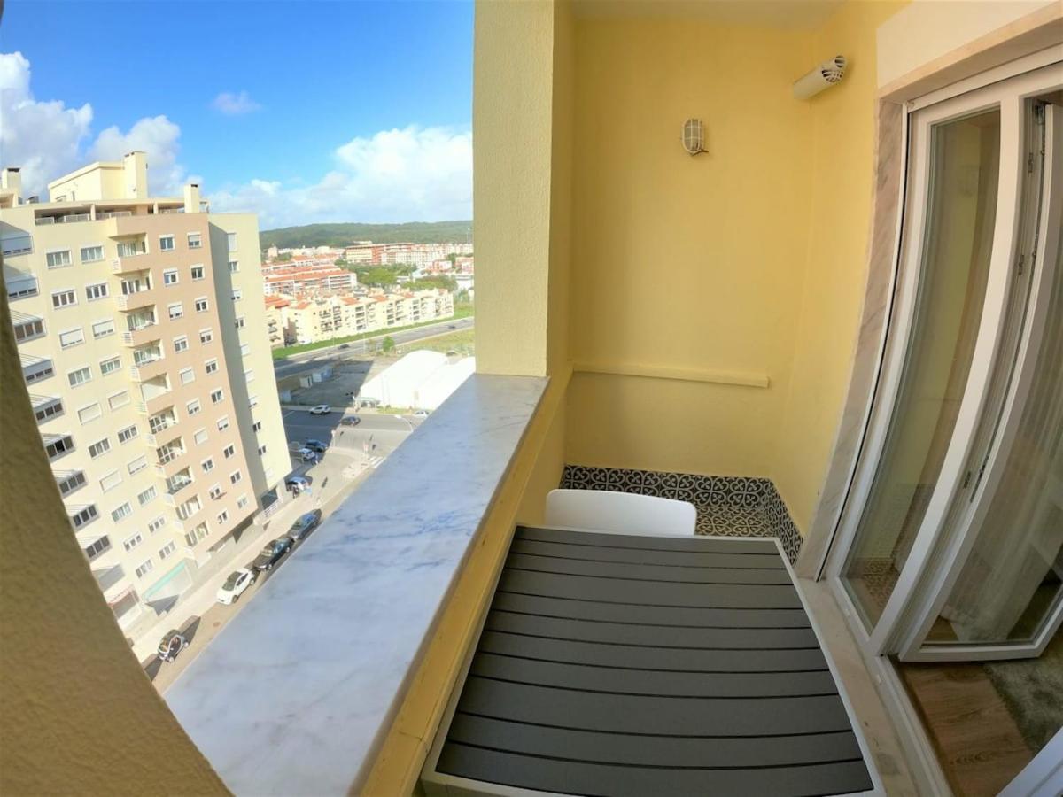 Carnaxide Modern T1 Apartment W Balcony In Carnaxide Oeiras Lisbon Exterior foto