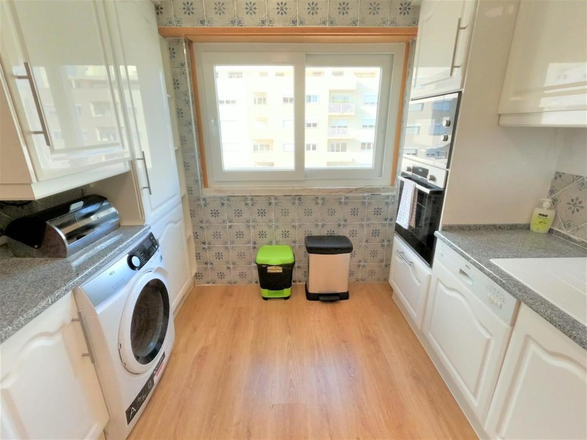Carnaxide Modern T1 Apartment W Balcony In Carnaxide Oeiras Lisbon Exterior foto
