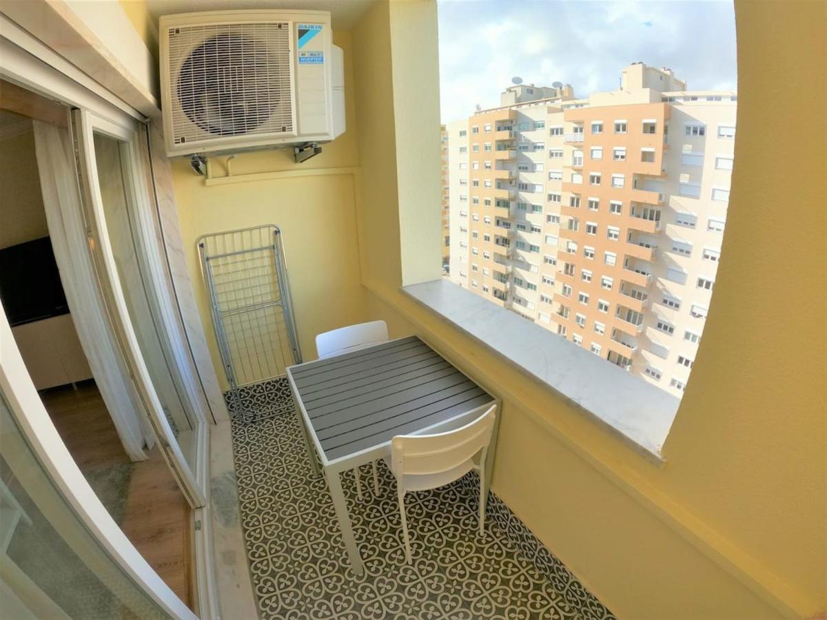 Carnaxide Modern T1 Apartment W Balcony In Carnaxide Oeiras Lisbon Exterior foto